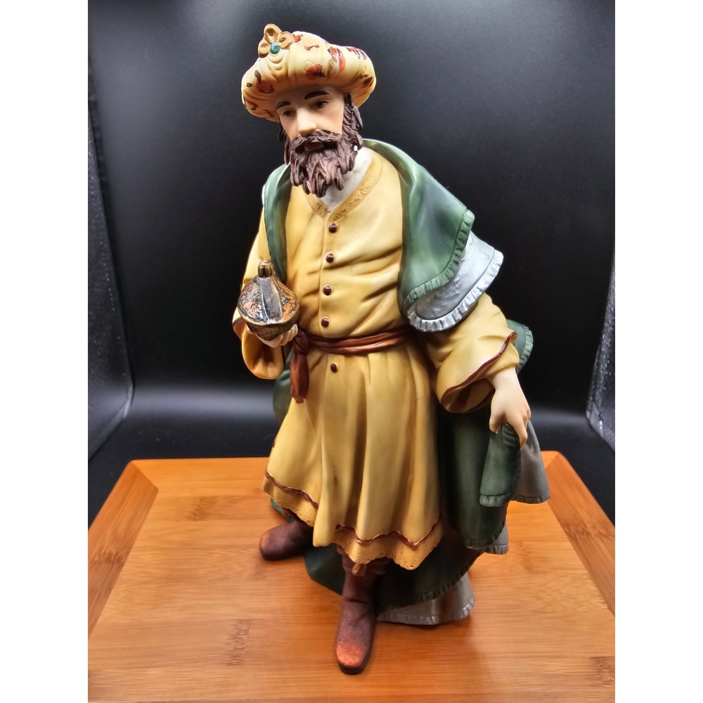 Grandeur Noel 2002 Porcelain Nativity Wise Man B14 Figurine Replacement 10 Inch